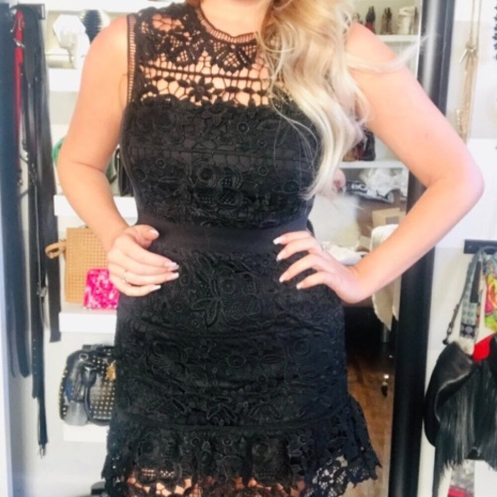 NWT Romeo + Juliet Black Lace Tiered Dress Sz S Sleeveless